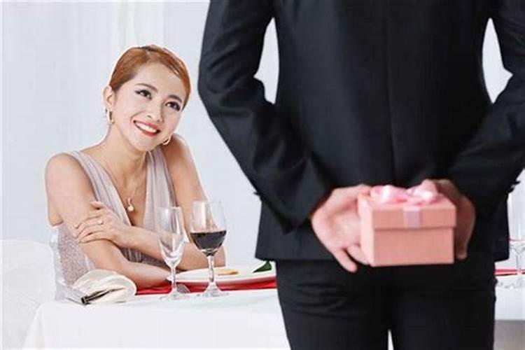 梦见梦美女送我船的预兆