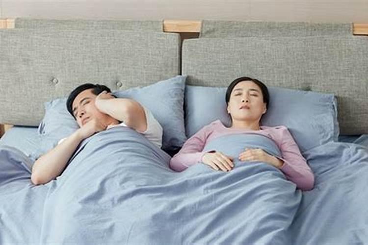 梦见和狗狗很亲密接触是什么兆头？