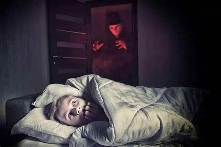 新生儿额头有红色印记怎么办