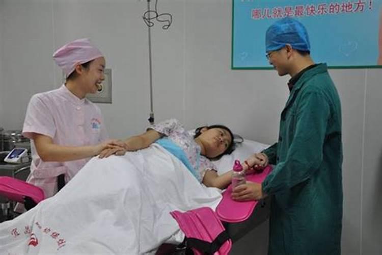 梦见死去的亲人坐车的预兆