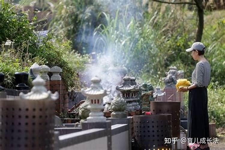 梦见死去奶奶病重