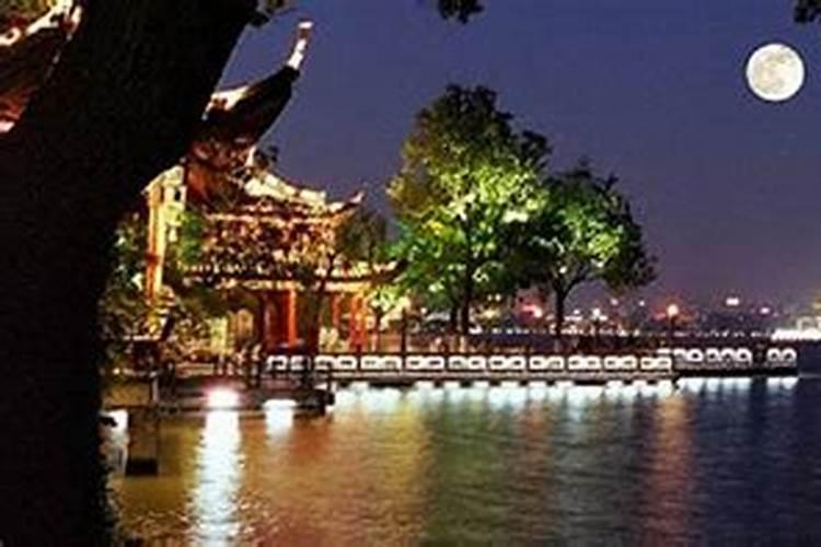 冬至时老年人要小心,心梗、脑梗容易发病,做好这4点,一冬平安