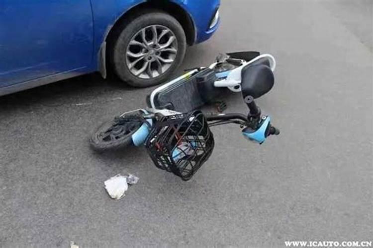 梦见骑车车坏