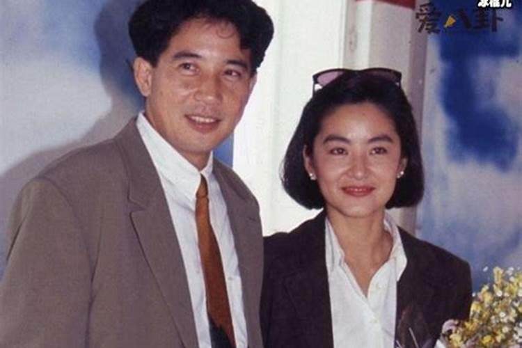 林青霞和秦汉“纠缠”23年后,为何还转身嫁给这个“丑男”呢？