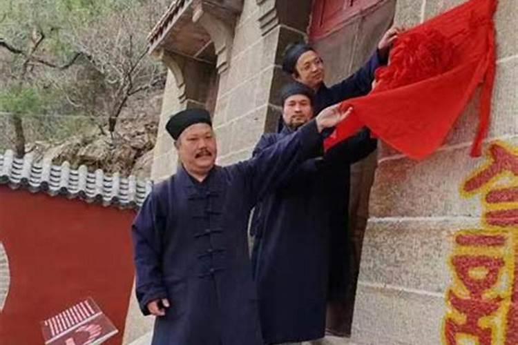 女子为转运请闺蜜男友做法事,被骗合体后才知遭到性侵,你如何看？