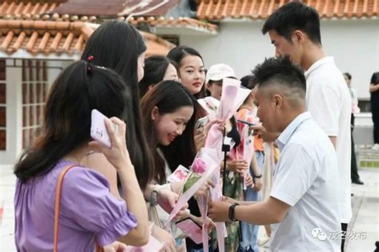 中秋节的俗语,越多越好 帮帮忙吧
