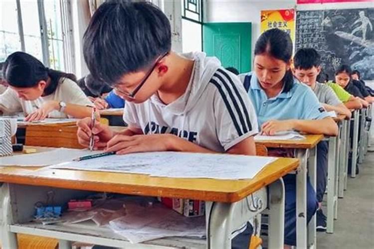梦见儿子考试成绩很好预示着什么