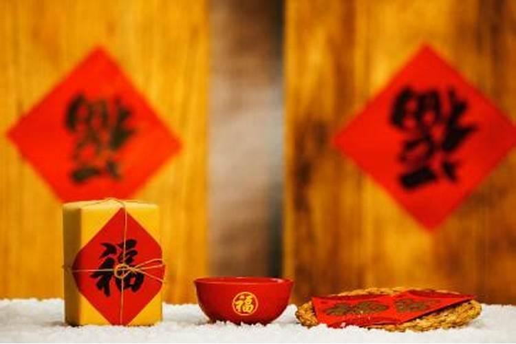 属狗男跟什么属相最旺财