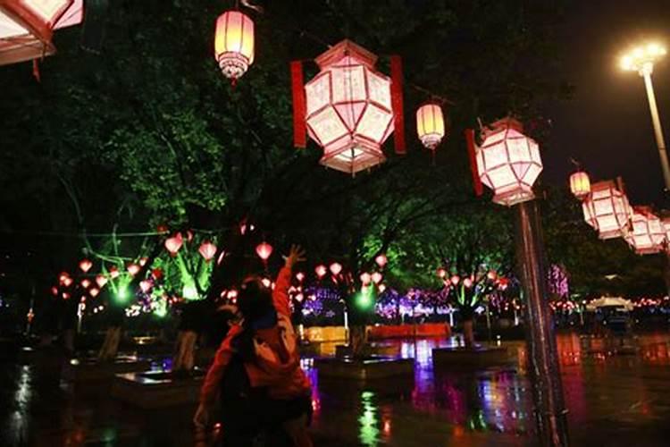 亲人离世家里不烧七,去寺庙做法事可以吗？