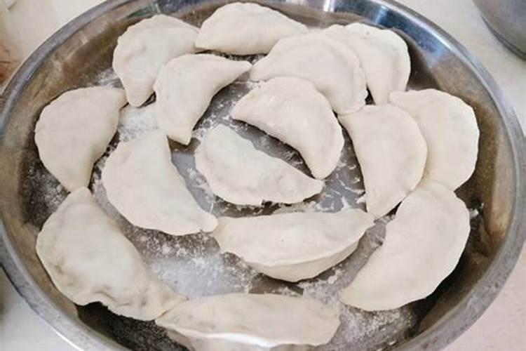 72年属鼠女2025年的运程和每月运势