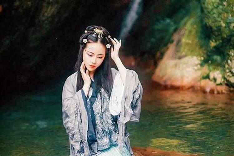 女人做梦梦到墓碑是什么意思