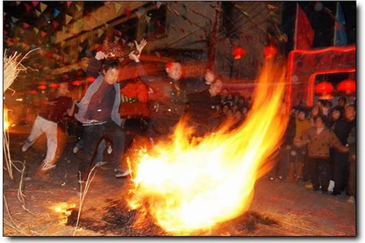梦见游泳是什么预兆 女性周公解梦