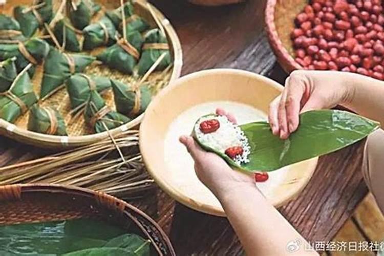 梦见自己捡鱼是什么意思？