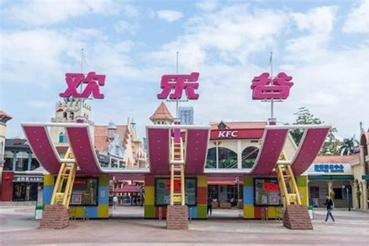 深圳一酒店占公共沙滩设卡收费,这家酒店的做法是否合法？