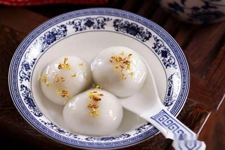 求“新春见闻”和“各地过年习俗”