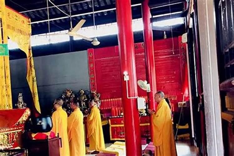 祭拜婴灵 给婴灵立神主牌 是要找神婆还是去什么庙里？求具体答案