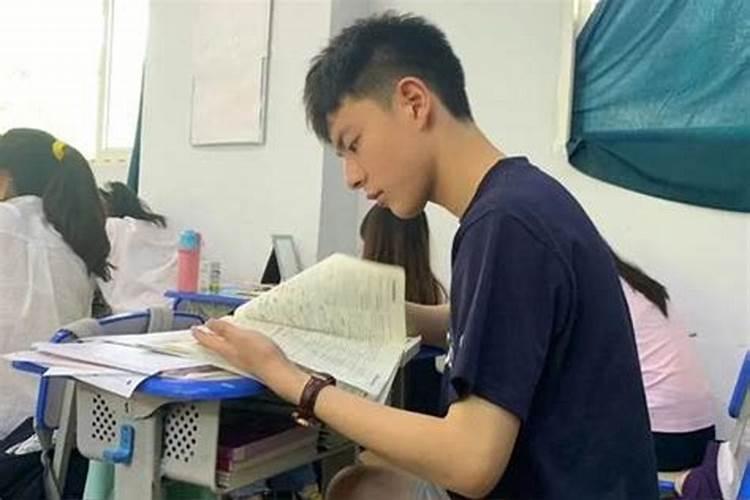 梦见男性老同学