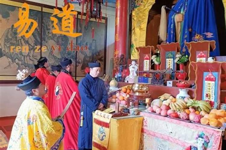 梦见挖到银元是什么意思？