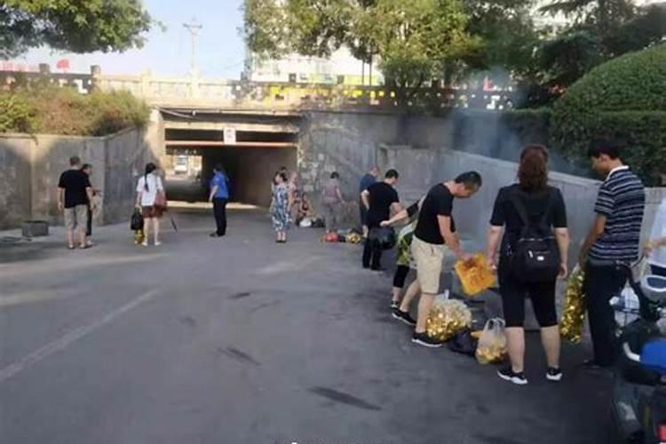 梦见前女友跟别的男人在一块的预兆