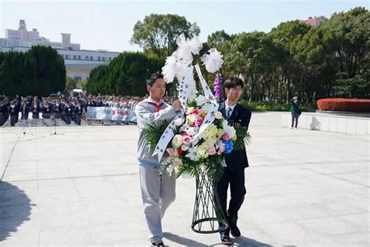 梦见自己死去的爷爷活了的预兆