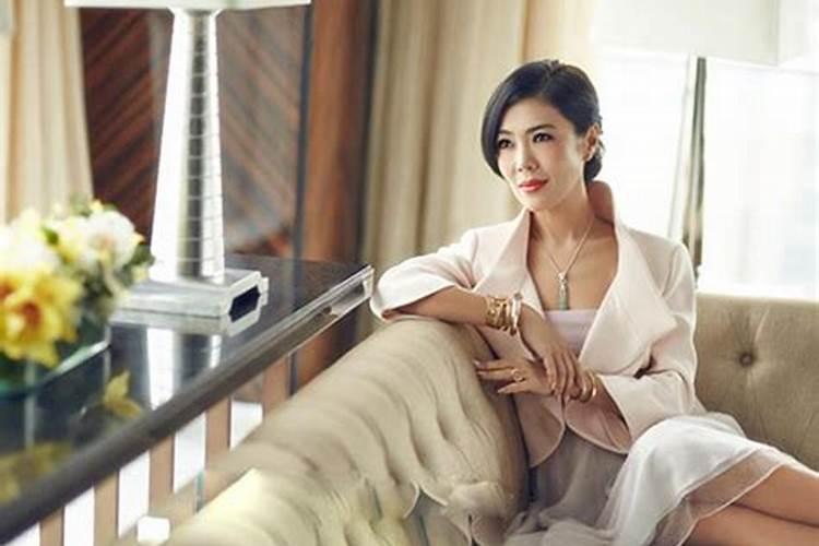 为什么很多女性工作女强人,遇到感情确不知所措？