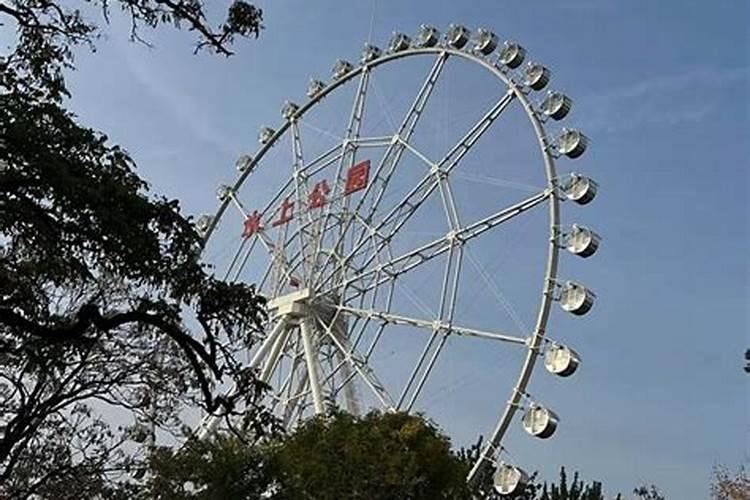 属鸡的人犯太岁的年份 属鸡犯太岁佩戴什么？