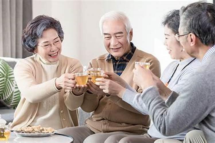 双方父母第一次见面男方父母只拿了八字,其他的什么都没谈到合理吗？