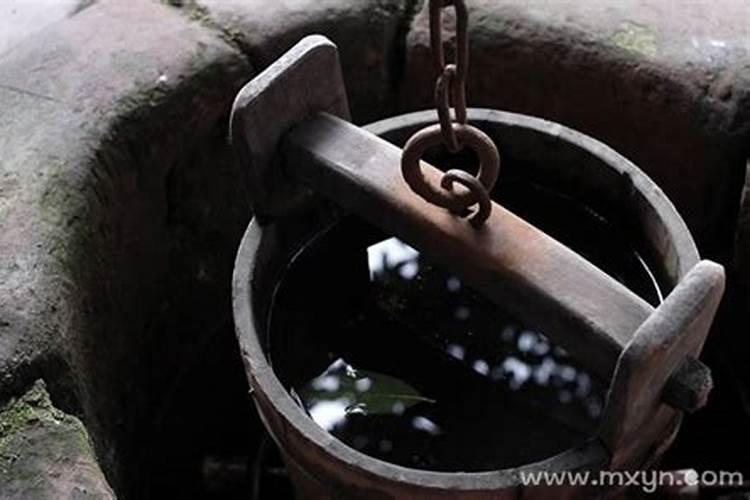八字看通过谁认识对象,如何从八字看对象的情况