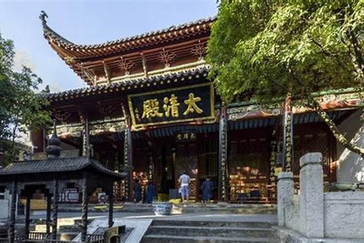 大年初一给财神摆什么供品好 大年初一接财神需要准备什么贡品