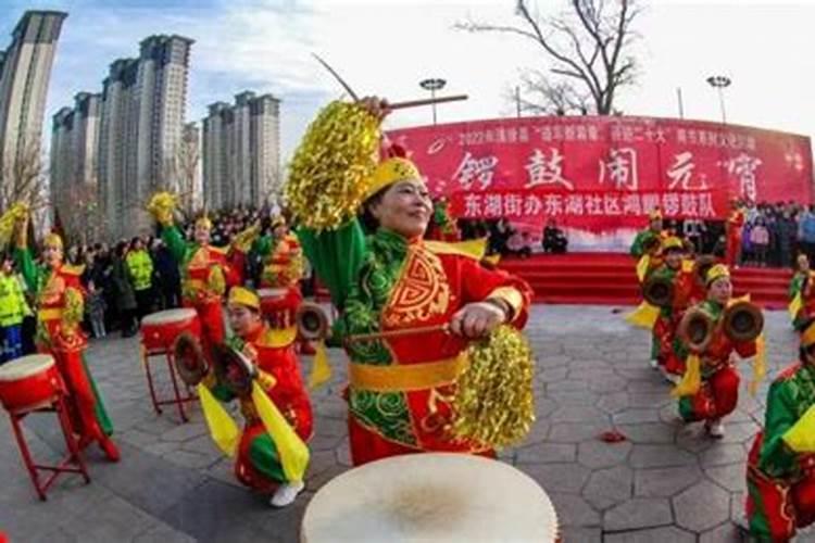 闹花灯的过程