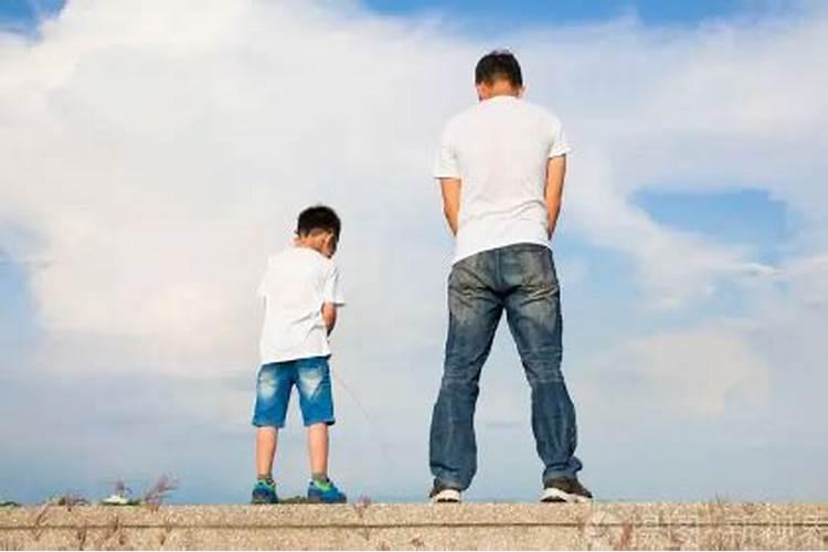 梦见自己肚子里怀了两胎