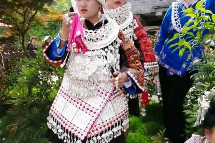 女人梦见已故的奶奶还活着