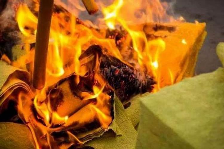 农村十月初一给祖坟填土好么？