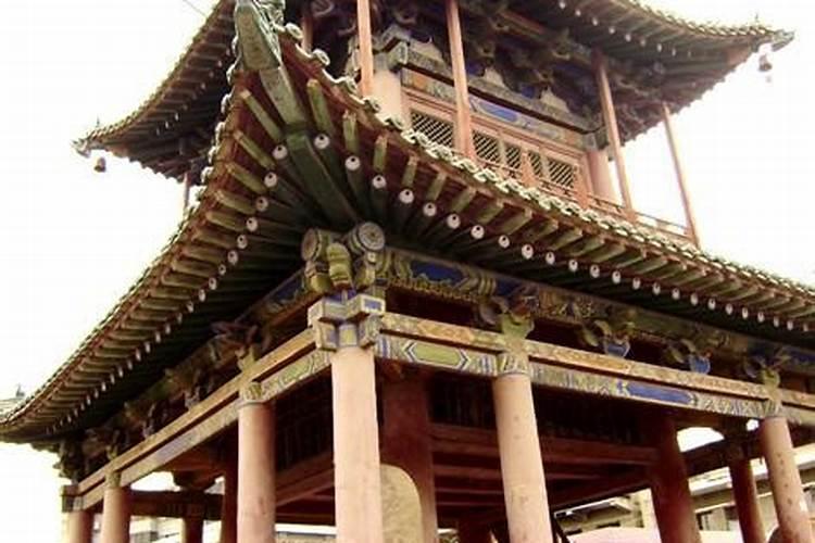 中国有哪些风俗习惯,在每个节日里都要干什么？