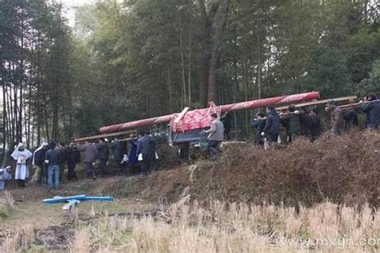 昨晚梦见别人死了还有人在哭什么意思