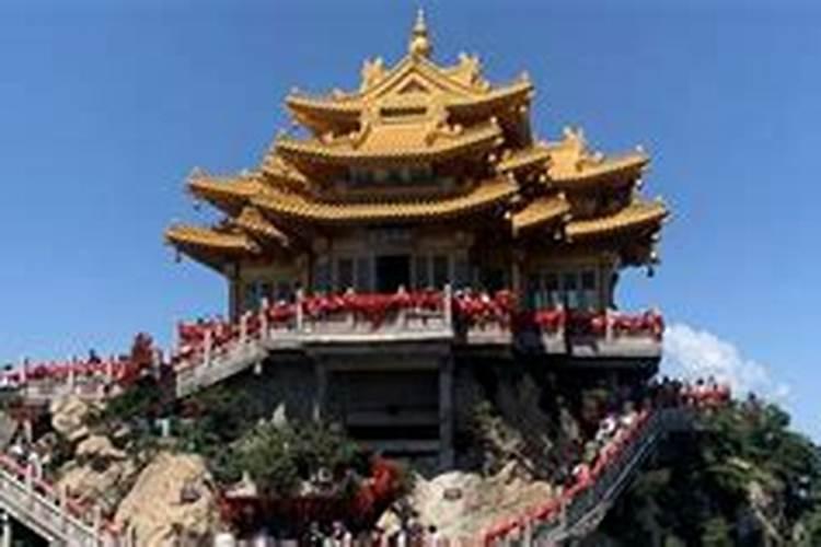 属虎的2025年犯太岁吗