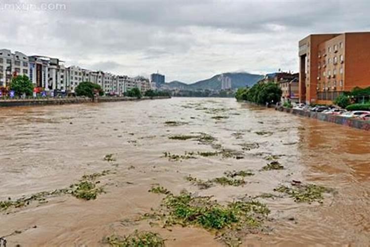 孕妇梦见发大水是什么征兆  百度宝宝知道