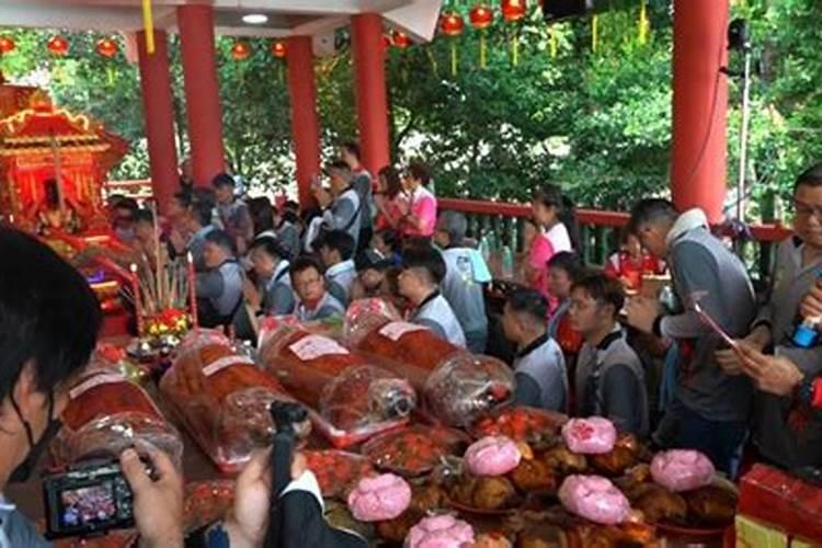 八月十五上供摆哪些供品 八月十五上供摆几样供品