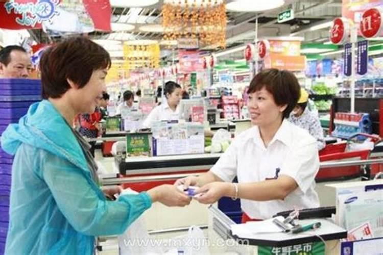 女人梦到卖东西 象征着什么