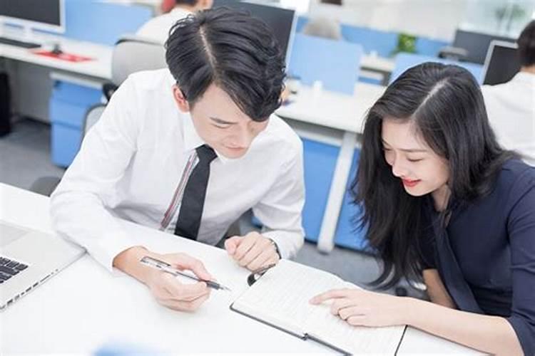梦见经常女同学暧昧的预兆