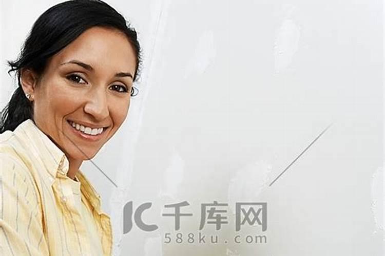 梦见把墙皮铲了要重刷房子