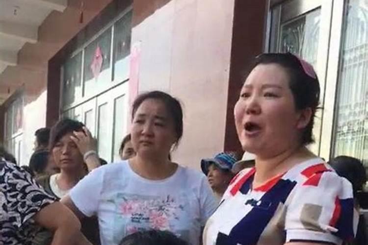 梦见蝙蝠是什么预兆咬孩子,属猴的人物性格