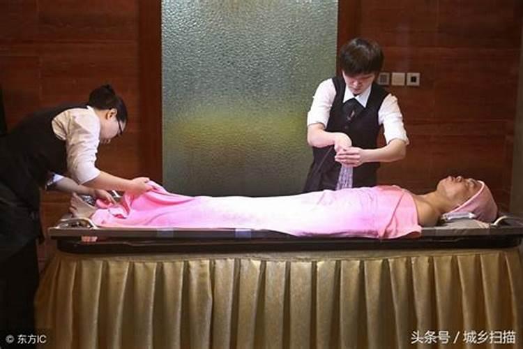 入殓师为什么要上椅子才入殓呢