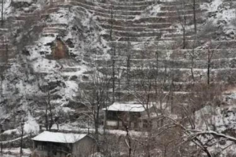 2023年七月十五坟墓塌陷能填土吗 七月十五坟地动土有什么讲究