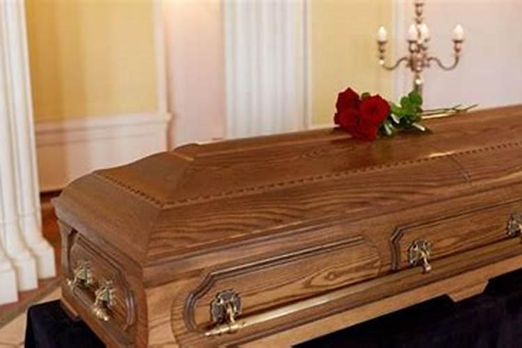 梦见手里拎着一个死尸的头颅的预兆