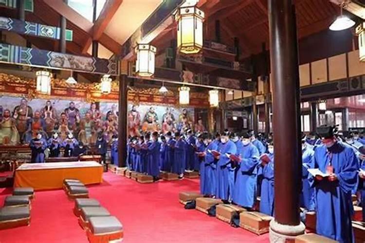属牛男和哪个属相女最合