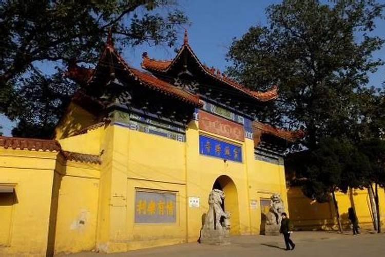 去寺庙烧香能增加运气好吗去寺庙烧香可以增加运气好吗