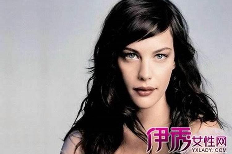 梦见和陌生女人说话是什么意思
