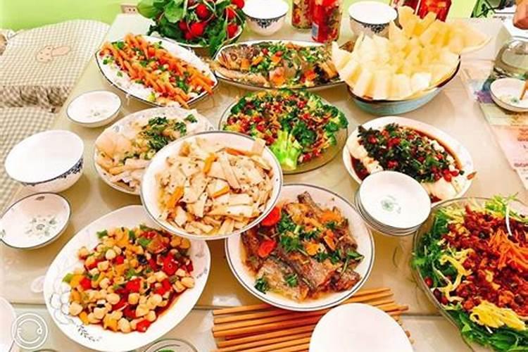 七月半供饭是放几个碗筷？七月半如何祭祀？