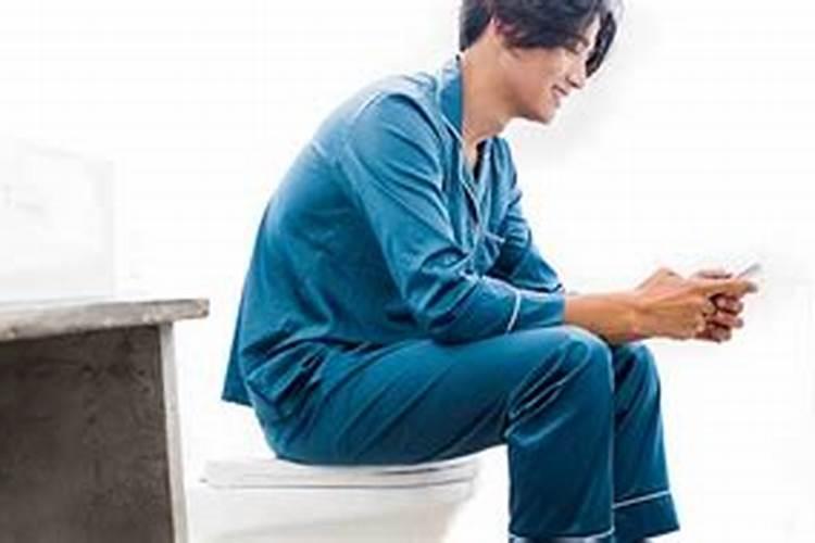 梦见一个小男孩撒尿在床上的预兆